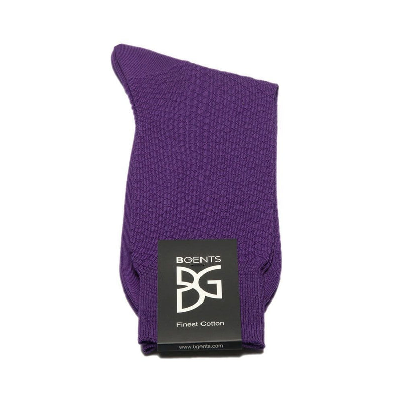 Feine Socken aus 100 % Baumwolle mit kleinem Wabenmuster in Ultra-Violett von BGENTS gelegt