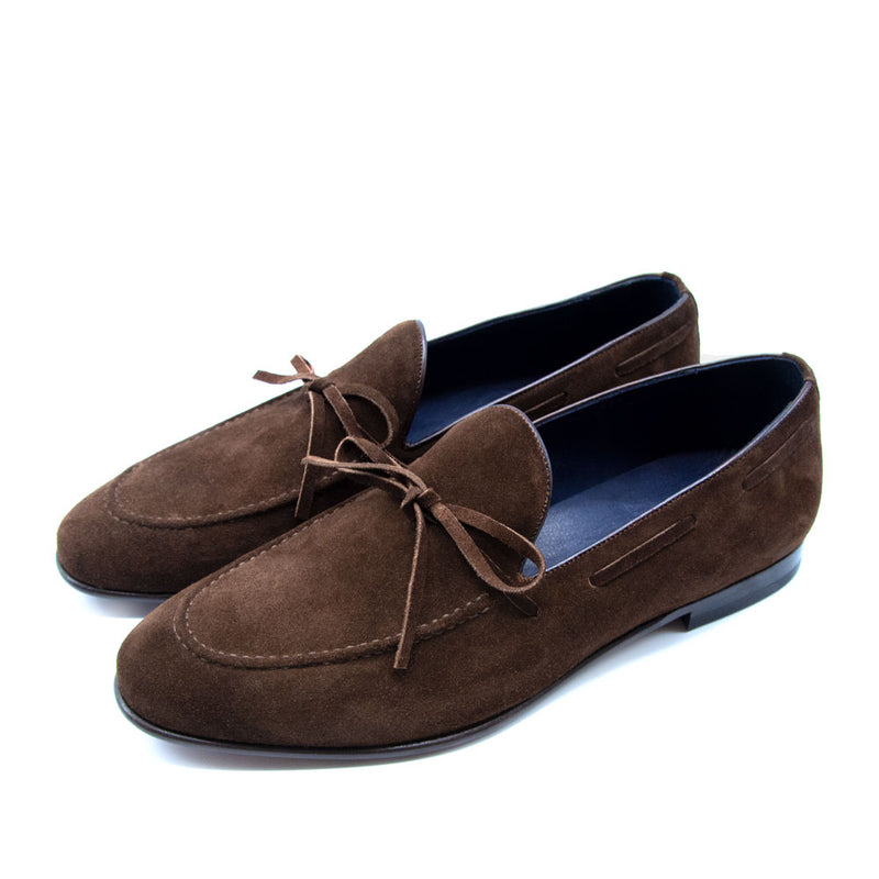 Loafer aus Veloursleder mit Schleife in Braun