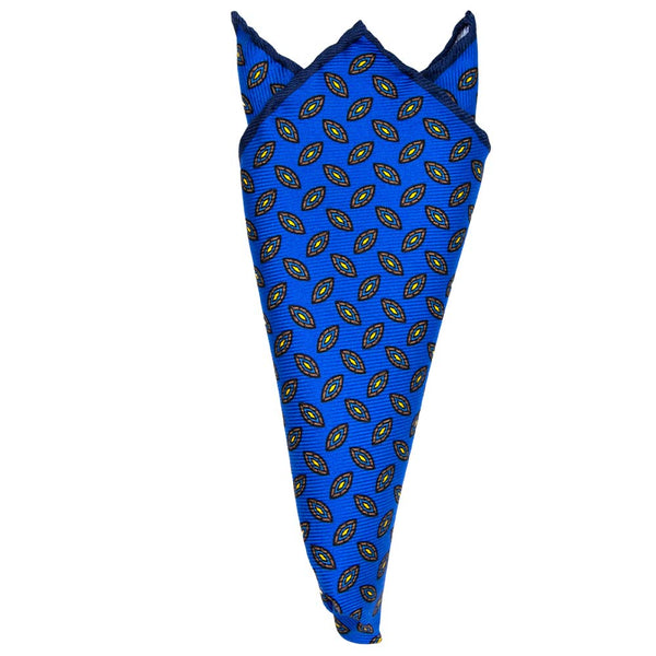 Handrolliertes Saglia-Einstecktuch aus reiner Seide in Blau mit elliptischem-Muster von BGENTS gefaltet