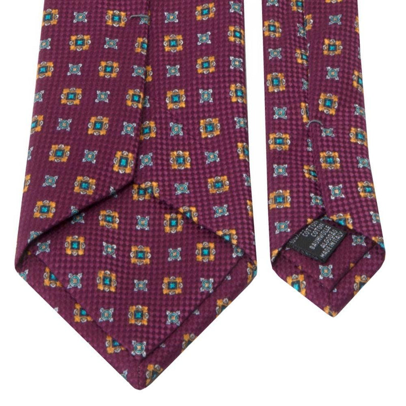 Panama-Krawatte in Raspberry mit geometrischem Muster von BGENTS Rückseite