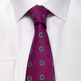 Krawatte aus Shantung-Seide in Pink mit Blüten-Muster von BGENTS am Hemd gebunden