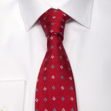 Rote Seiden-Jacquard Krawatte mit Blüten-Muster von BGENTS sm Hemd gebunden