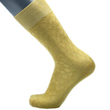 Feine Socken aus 100 % Baumwolle mit Rauten-Muster inGelb von BGENTS am Fuß