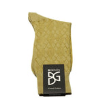 Feine Socken aus 100 % Baumwolle mit Rauten-Muster in Gelb von BGENTS gelegt