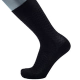 Feine Socken aus 100 % Baumwolle mit großem Wabenmuster in Schwarz von BGENTS am Fuß