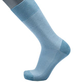 Feine Socken aus 100 % Baumwolle mit Fischgrätenmuster in Hellblau, Gr. 43/44 - BGENTS