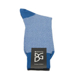 Feine Socken aus 100 % Baumwolle mit Fischgrätenmuster in Royalblau von BGENTS gelegt