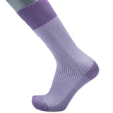 Feine Socken aus 100 % Baumwolle mit Streifenmuster in Flieder, Gr. 41/42 - BGENTS