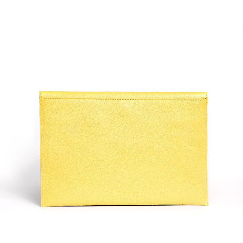 Laptop/Notebook und Tablet Tasche als Couvert aus feinem, genarbtem Leder mit Dokumentenfach hinten in Gelb von BGENTS Rückseite